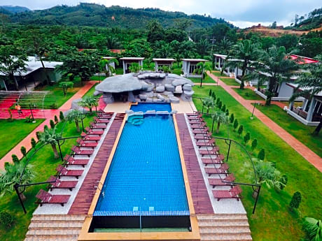 Khaolak Mountain View Resort