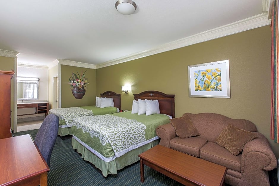 Days Inn & Suites by Wyndham Big Spring