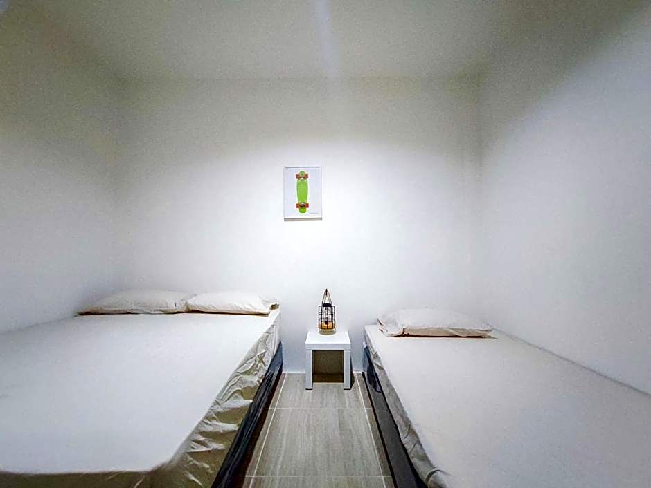 GAO Phala Beachfront Hostel