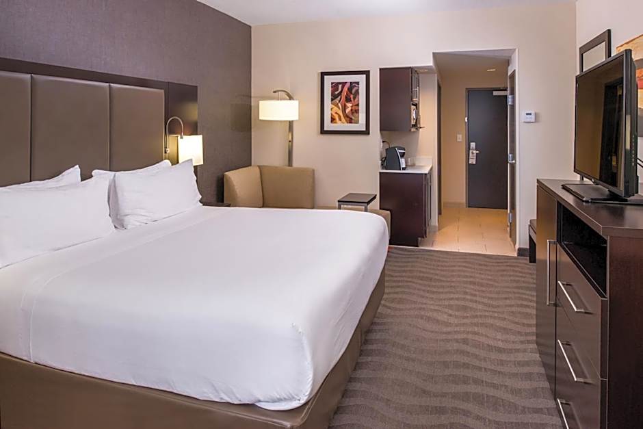 Holiday Inn Express & Suites Monroe By IHG