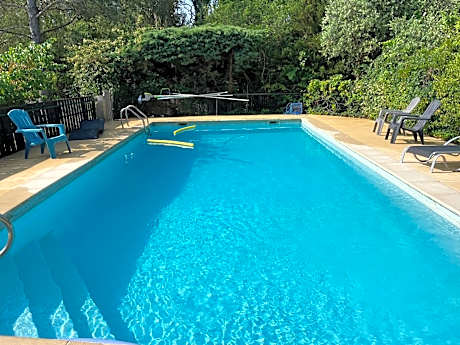 Mas Grimaud - Gîte- Studio et chambres d'hôtes familiales