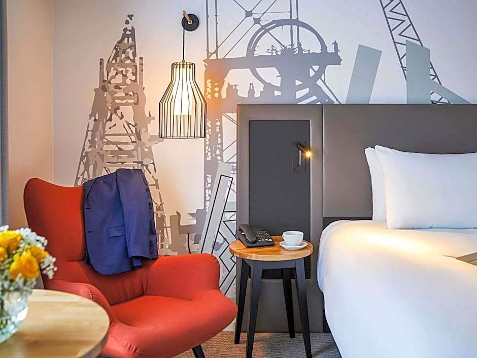 Mercure Cardiff North Hotel