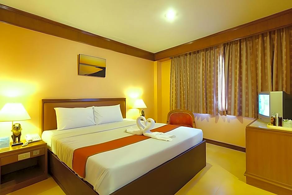 Silom Avenue Inn Hotel