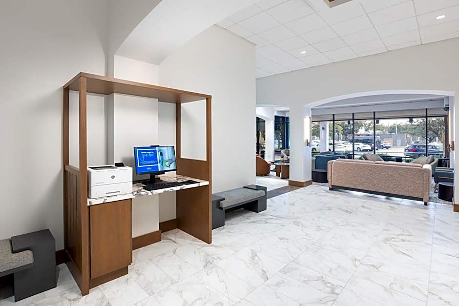 DoubleTree by Hilton Houston Medical Center Hotel & Suites