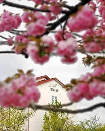 Normandy Farm Hotel & Conference Center