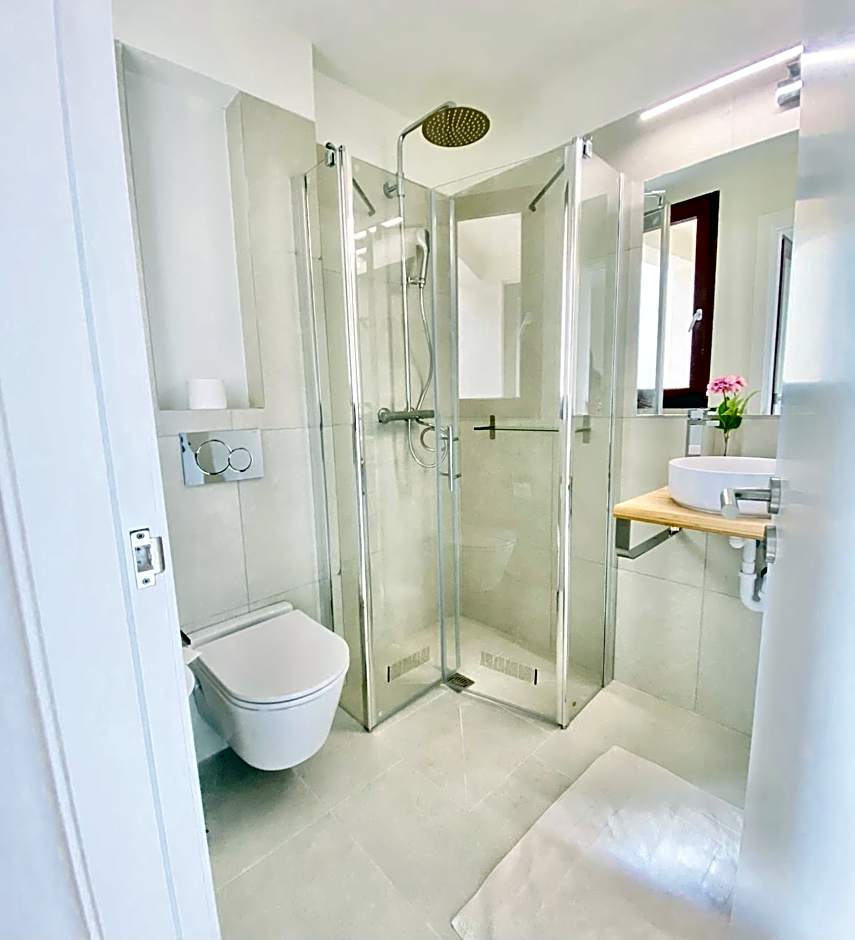 Hotel Apartment with 2-en suite Bedrooms