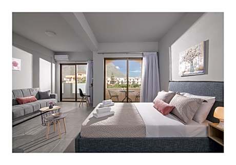 Golden Sunlight Hotel by Estia