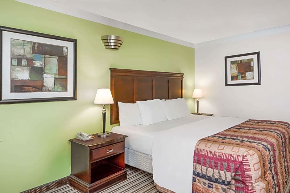 Days Inn by Wyndham Oneonta AL