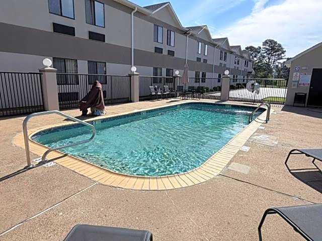Harmony Hotel, Hernando