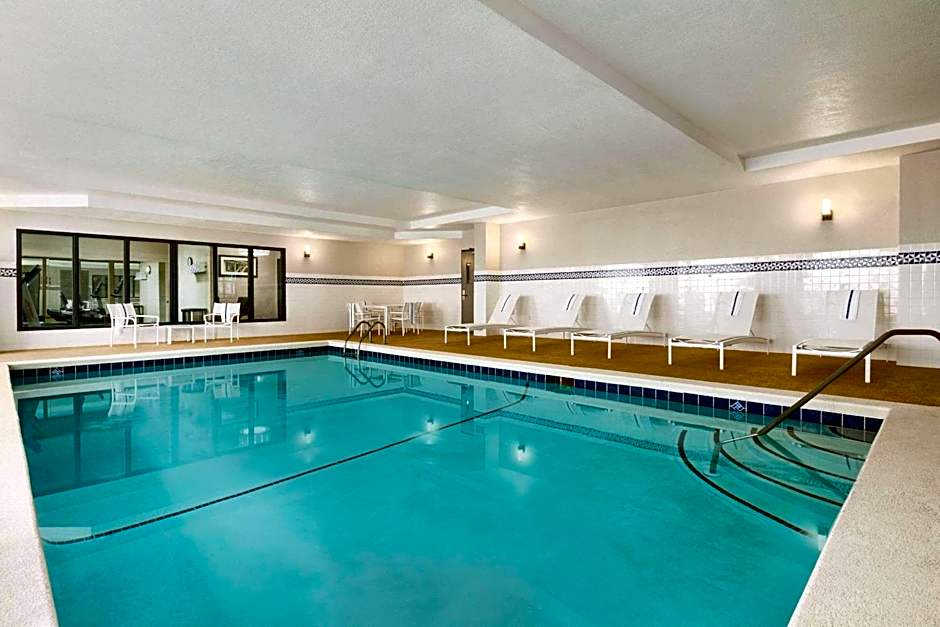 Country Inn & Suites by Radisson, Dalton, GA