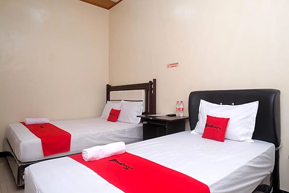 RedDoorz Syariah near Exit Toll Palur