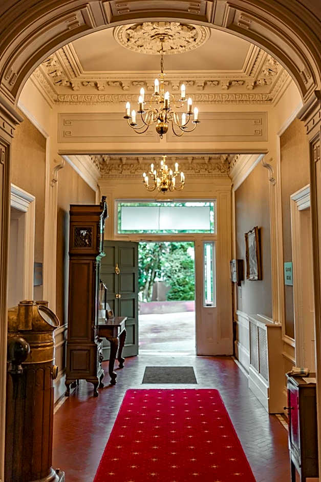 Farington Lodge Hotel