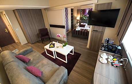 Suite - 1 double bed and 1 double sofa bed