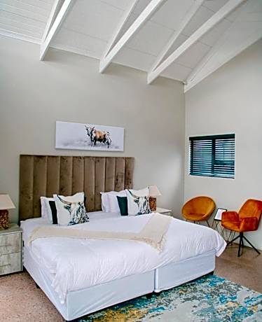 Double or Twin Room with Mountain View