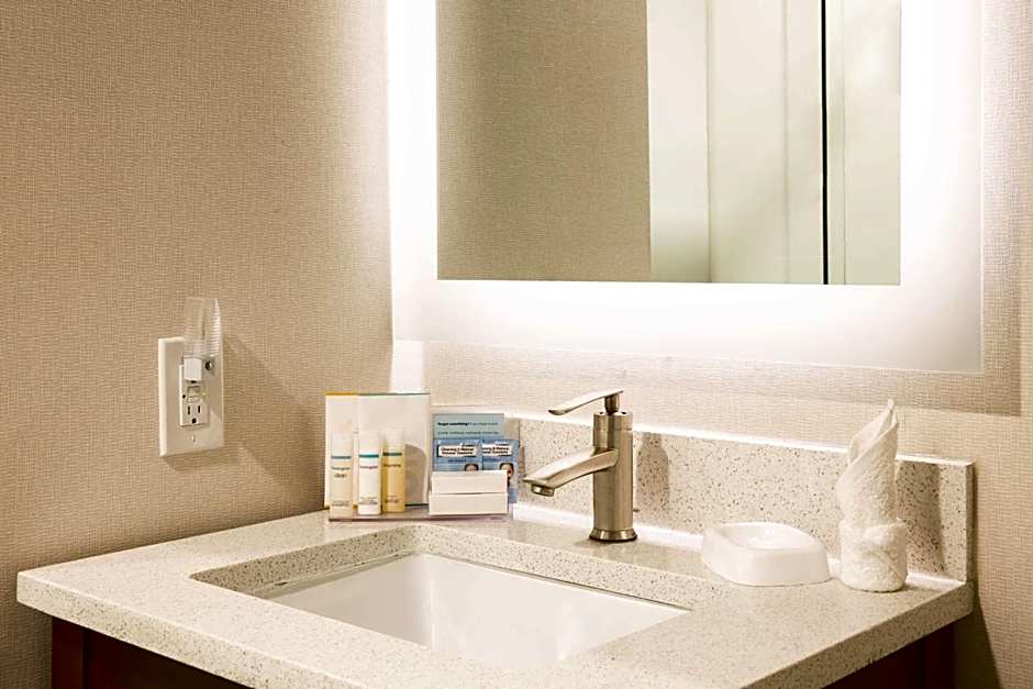 Hampton Inn By Hilton And Suites Seattle-Downtown