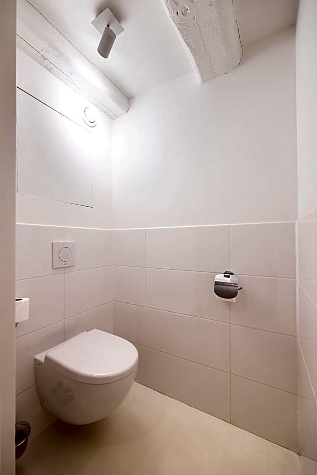 YAYS Amsterdam Salthouse Canal by Numa