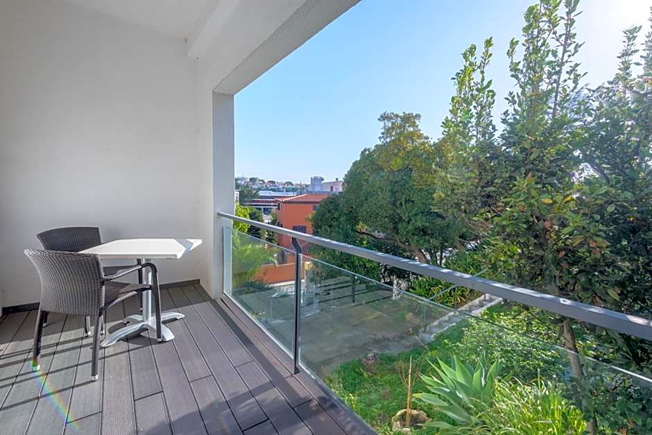 Photo 1 of 4 of 2 Beds, Balcony