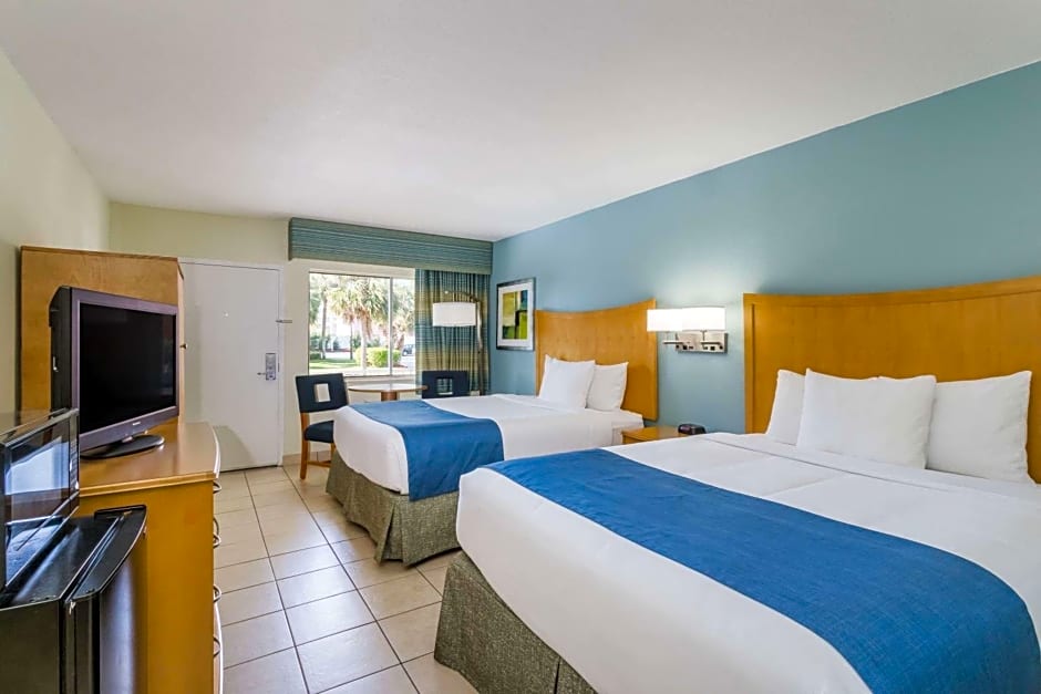 Days Inn by Wyndham Cocoa Beach Port Canaveral