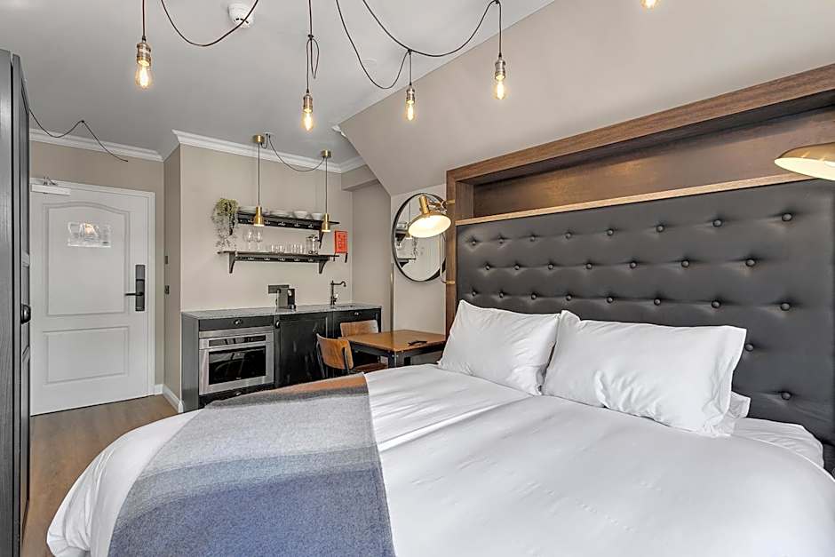 ODDSSON Downtown Hotel