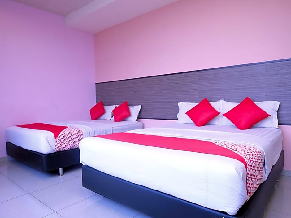 Hotel De' Tees, Masai Utama