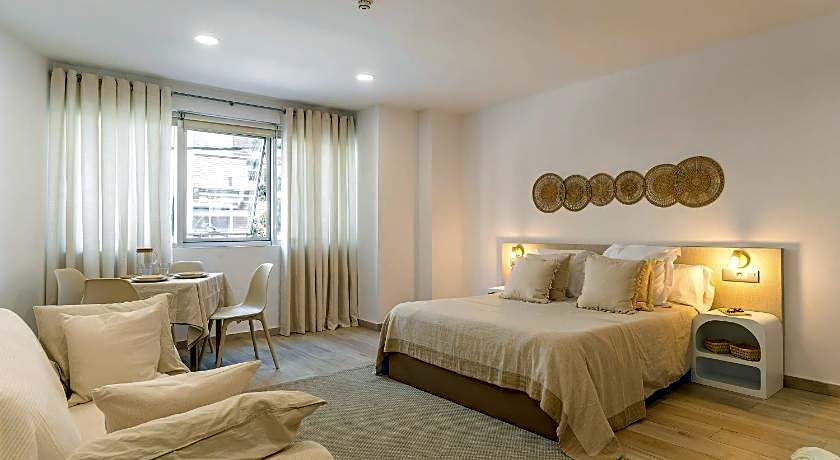 Ginosi Basics Centric Apartel