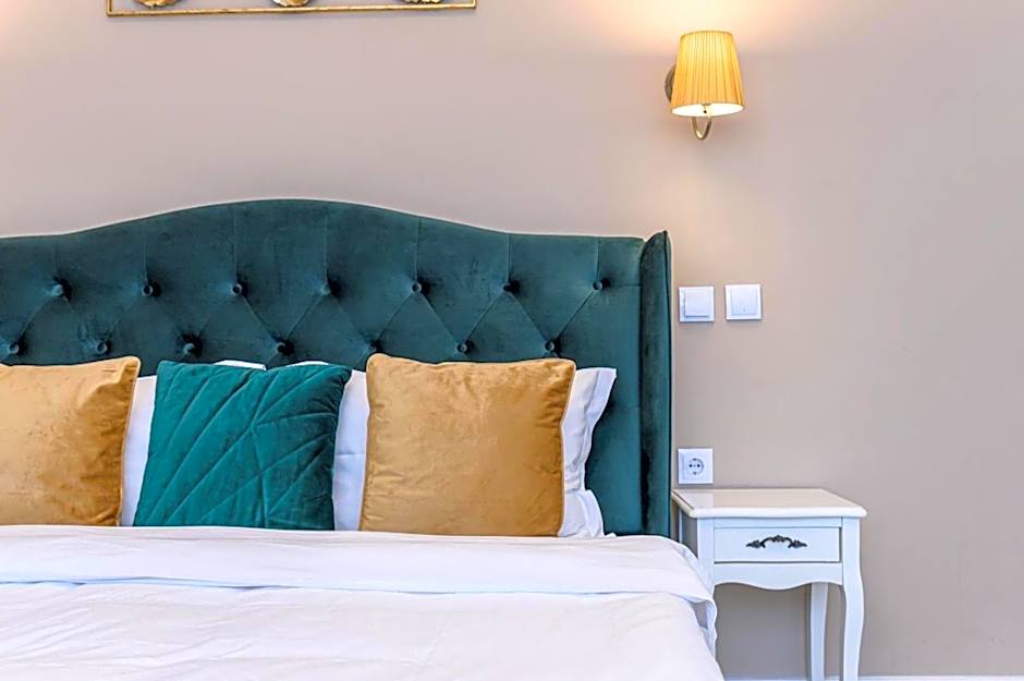 Dallure Boutique - Central, Self Check In