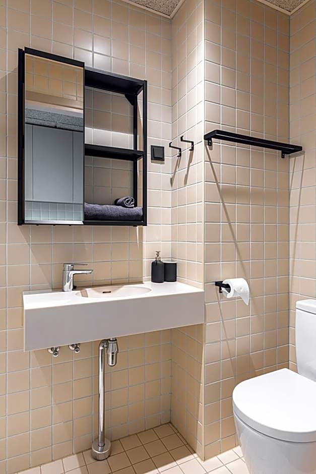 Hugo Apartment Hotel