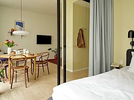 One-Bedroom Apartment (4 Adults)