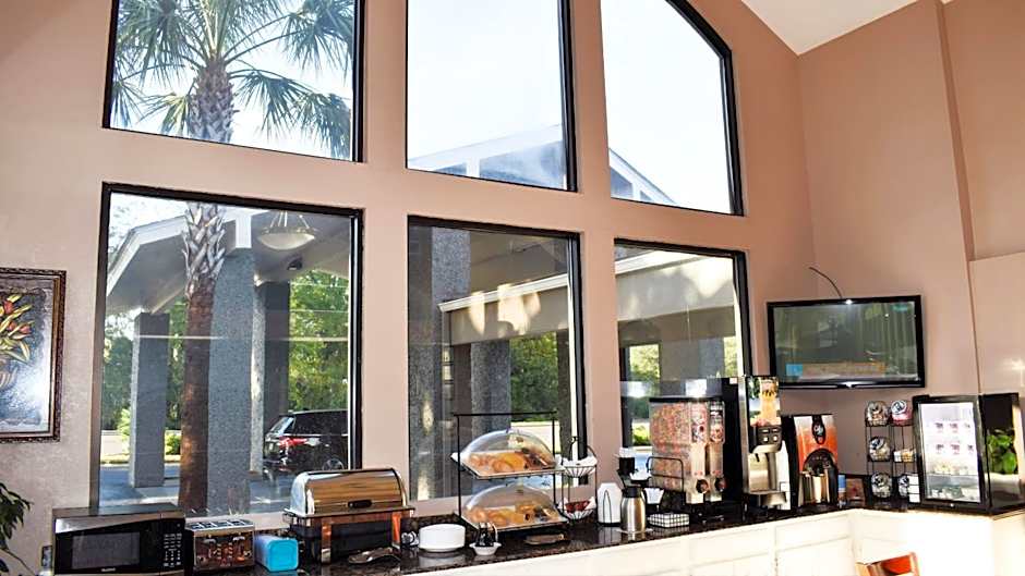 Howard Johnson by Wyndham Beaufort/Parris Island