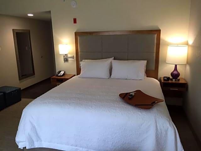 Hampton Inn & Suites - Knoxville Papermill Drive, TN