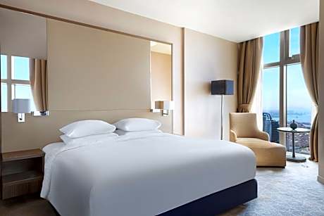 Junior Suite, Executive level, Junior Suite, 1 King, Sea view