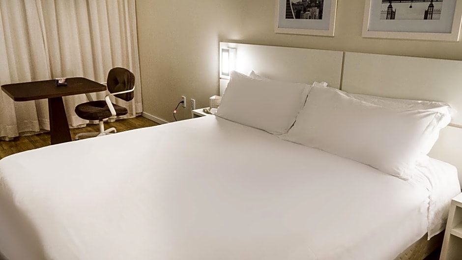 Plaza São Rafael Hotel