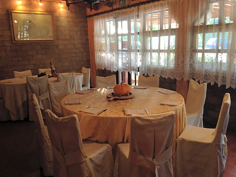 Hotel Pizzeria Ristorante "Al Leone"