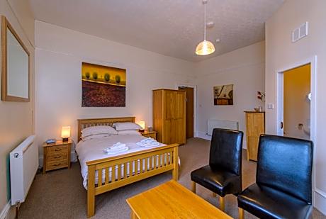 Cheers Cafe Bar & Tavern