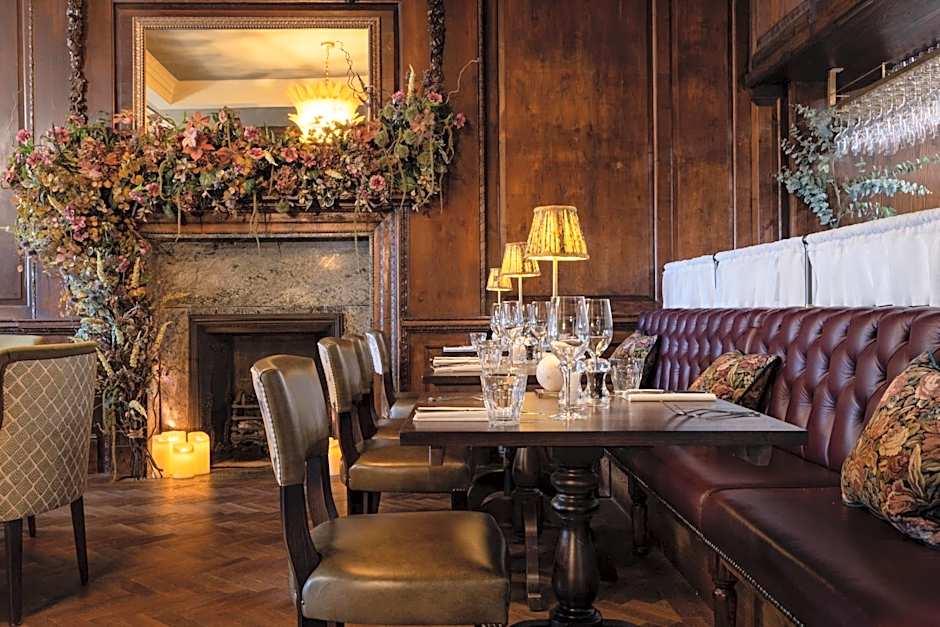 The White Hart - A Heartwood Inn