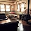 Iza Kamakura Guest House And Bar