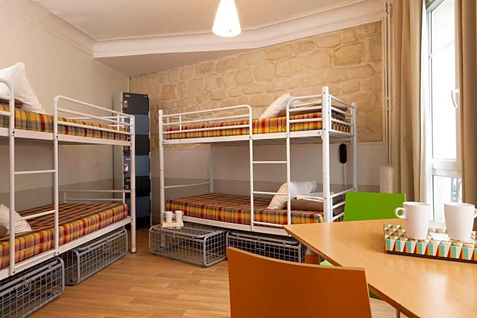 Le Regent Montmartre by Hiphophostels