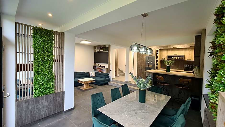 Complex Lunlo Village