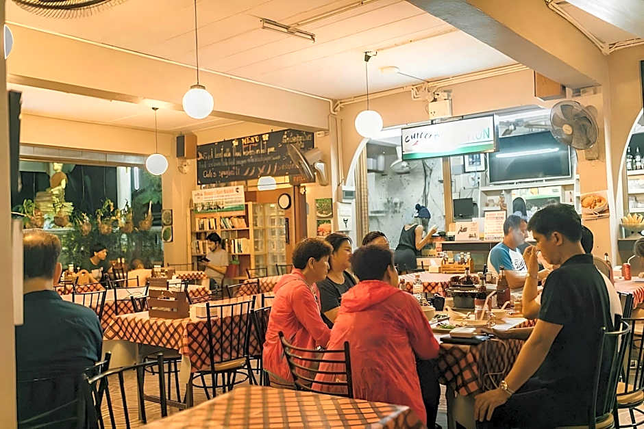 Chilli Hotel & Restaurant