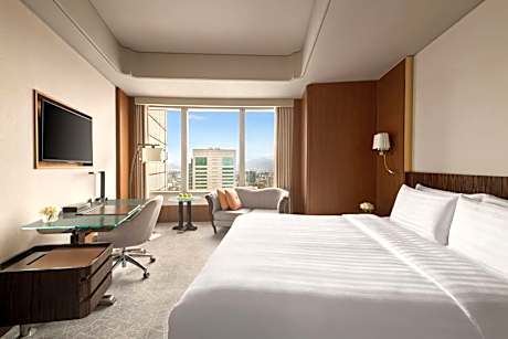Horizon Superior King Room with Horizon Club Lounge Access
