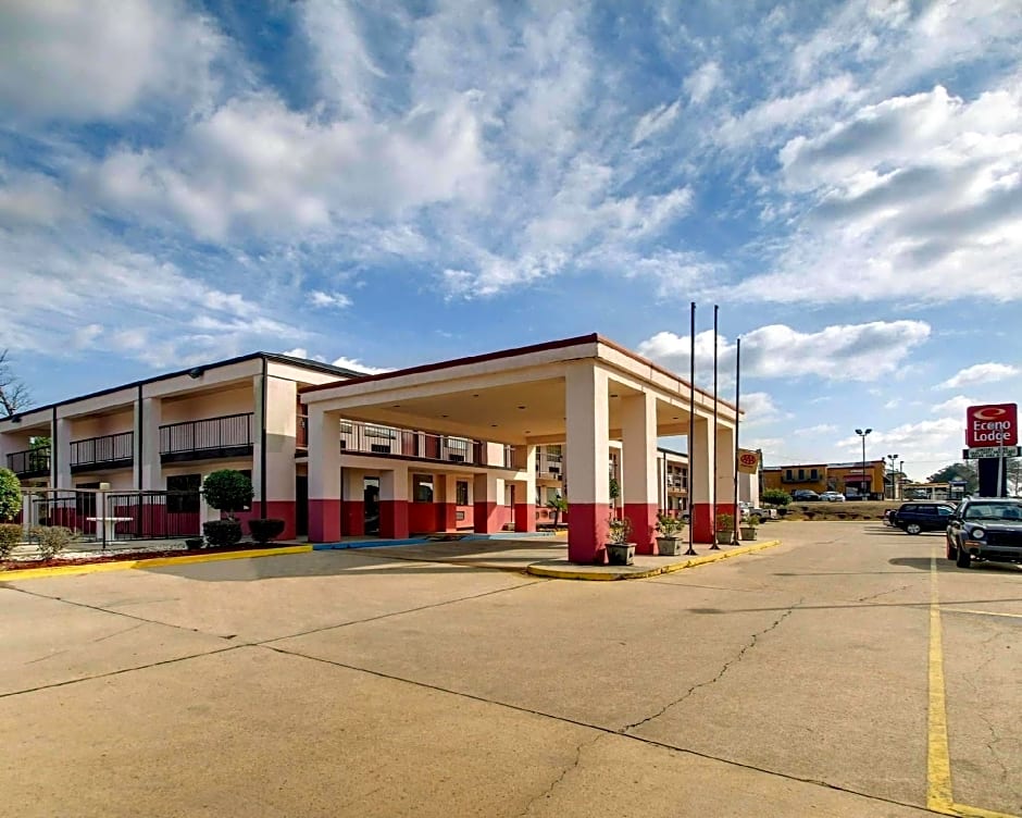 Econo Lodge Inn & Suites Forest