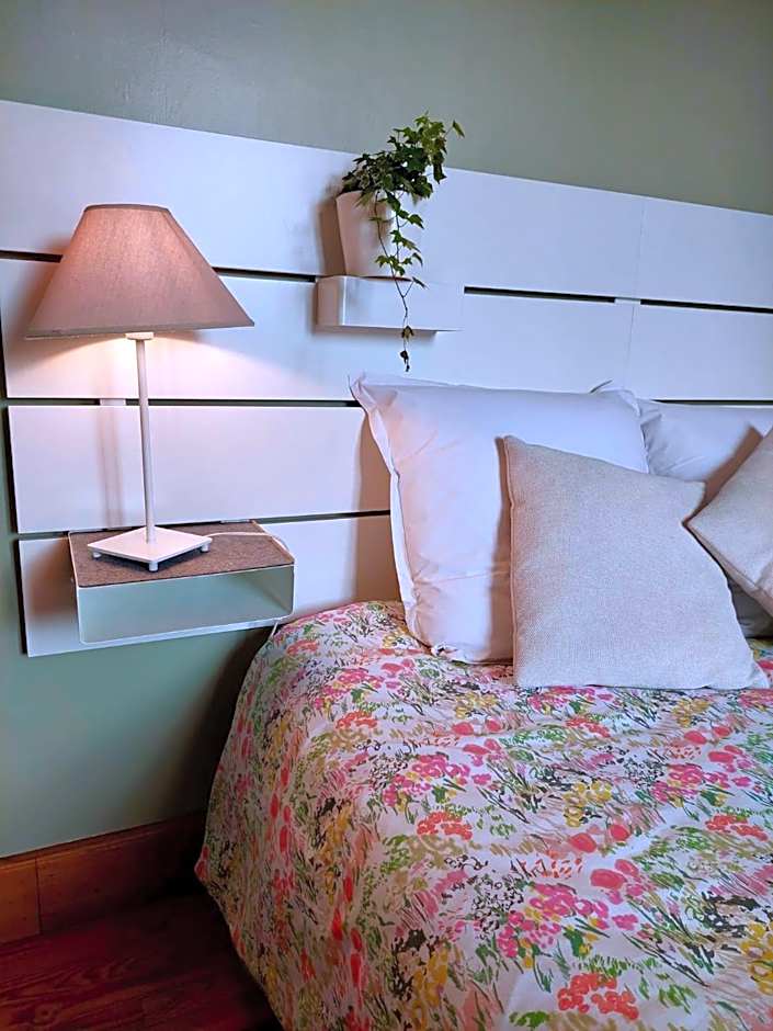 Les chambres d'Omaha Beach Etablissement avec deux chambres d'hôtes, petit-déjeuner compris fait-maison et produits locaux