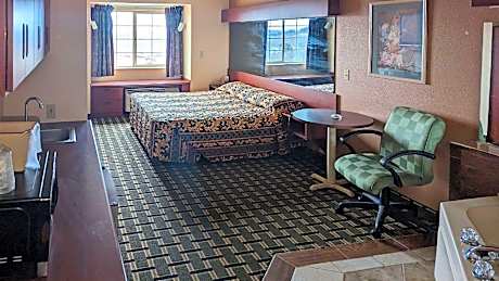 1 Queen Bed, Smoking