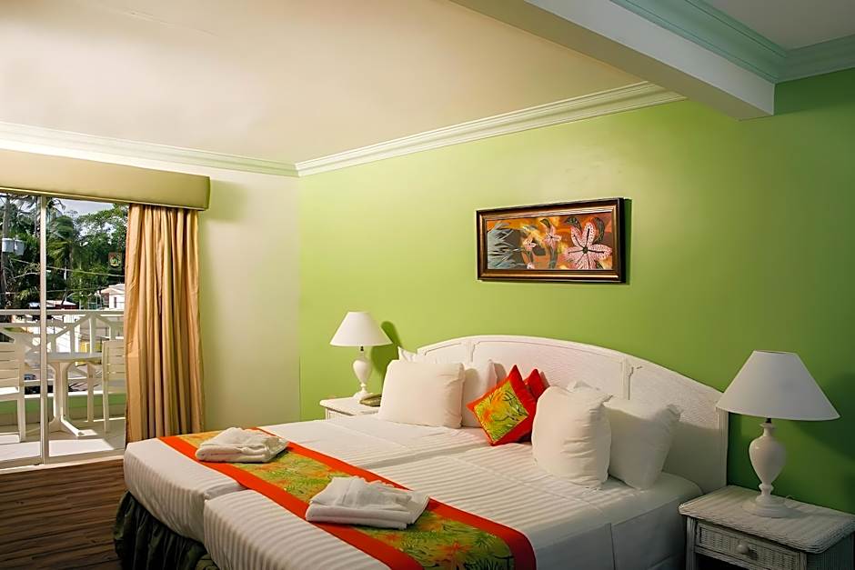 Dover Beach Hotel
