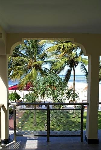 Pwani Beach Hotel & Apartments