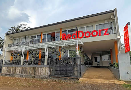 RedDoorz near Exit Toll Bogor