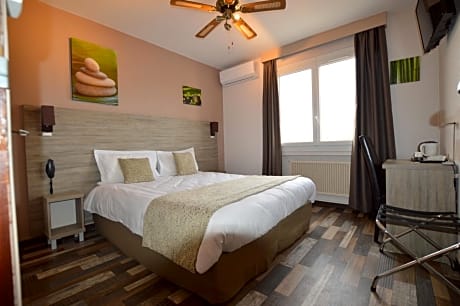 Comfort Double or Twin Room with Air-Conditioning