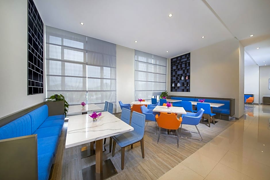 Holiday Inn Express Guian Yungu By IHG