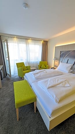 Comfort Double Room with Balcony and Garden View