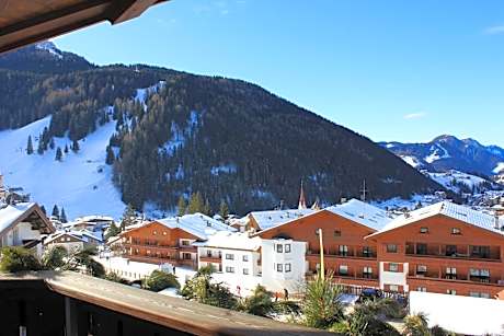 Quadruple Room with Mountain View